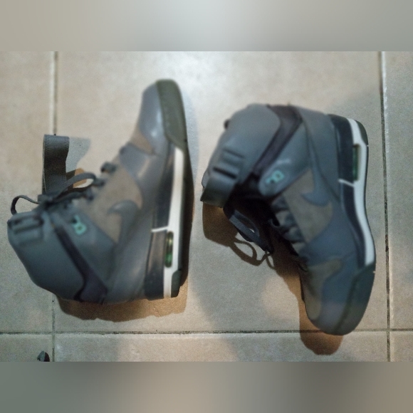 "NIKE". 599-410 SIZE 8-1/2 - Picture 14 of 14